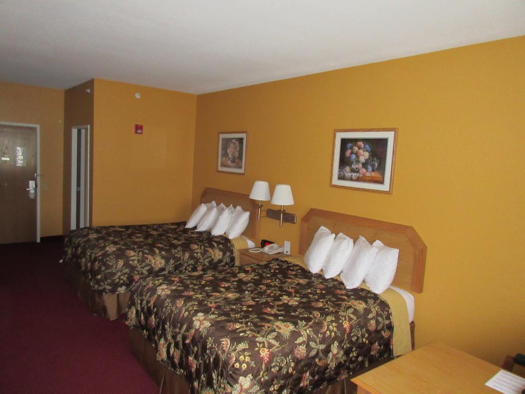 Parkfield Inn - Clinton Εξωτερικό φωτογραφία