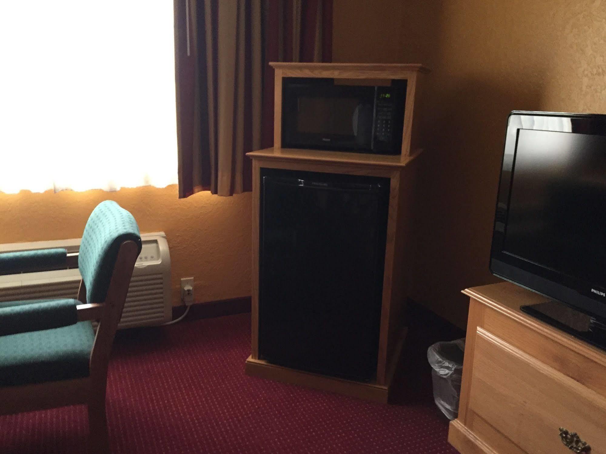 Parkfield Inn - Clinton Εξωτερικό φωτογραφία