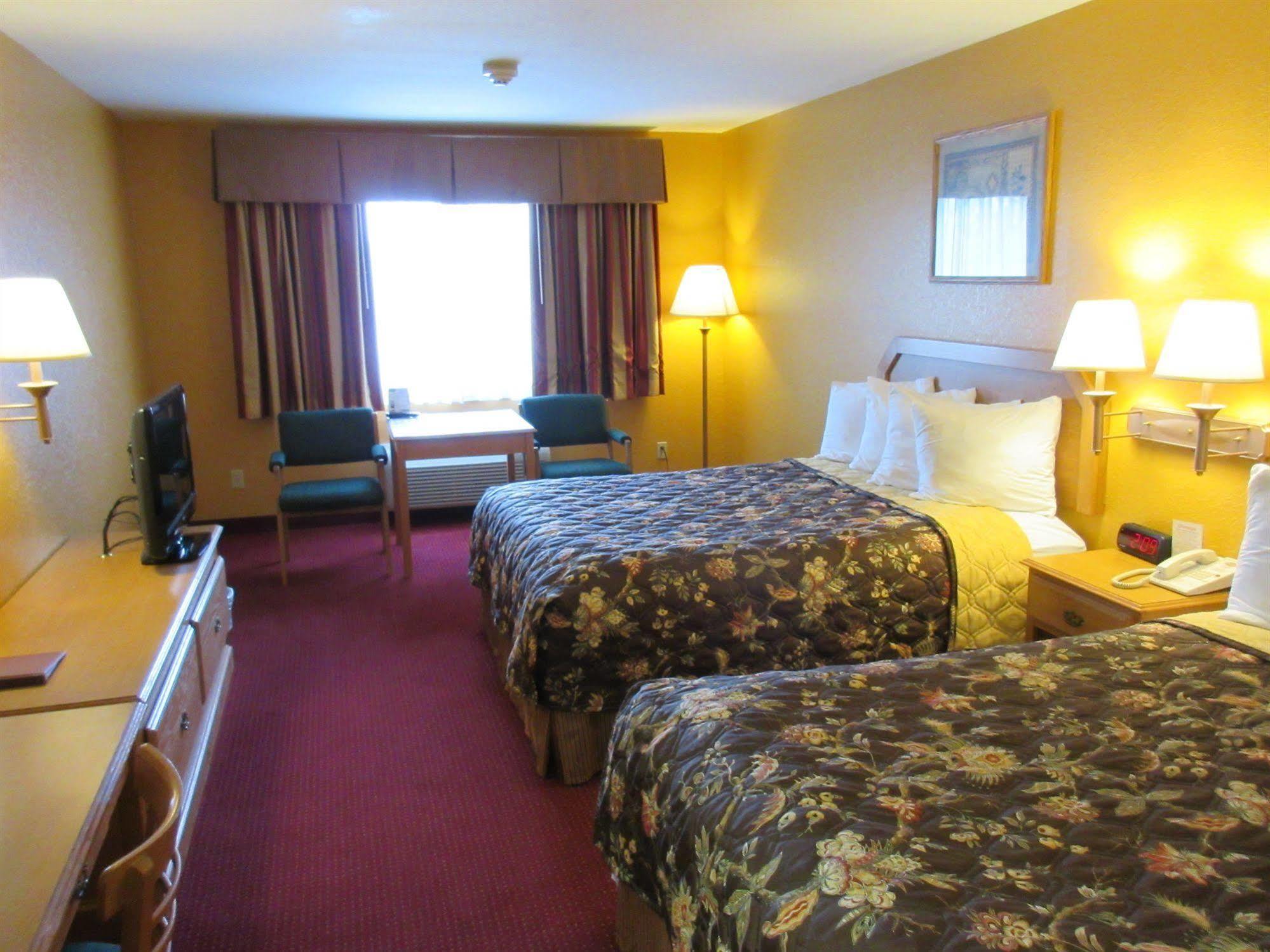 Parkfield Inn - Clinton Εξωτερικό φωτογραφία