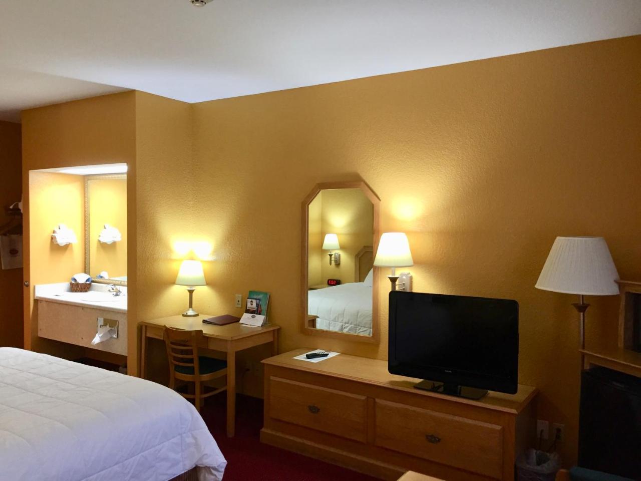 Parkfield Inn - Clinton Εξωτερικό φωτογραφία