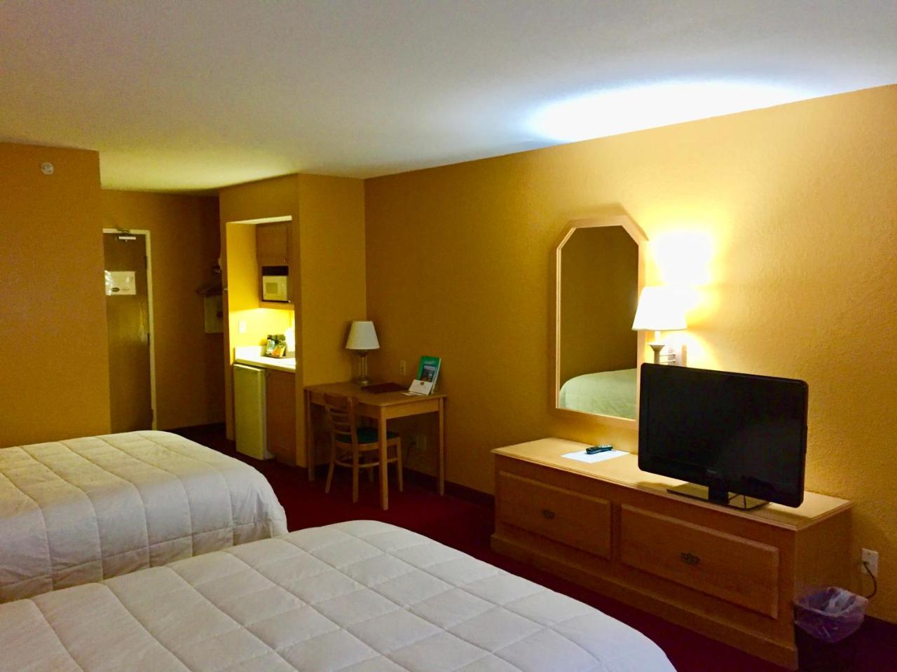 Parkfield Inn - Clinton Εξωτερικό φωτογραφία