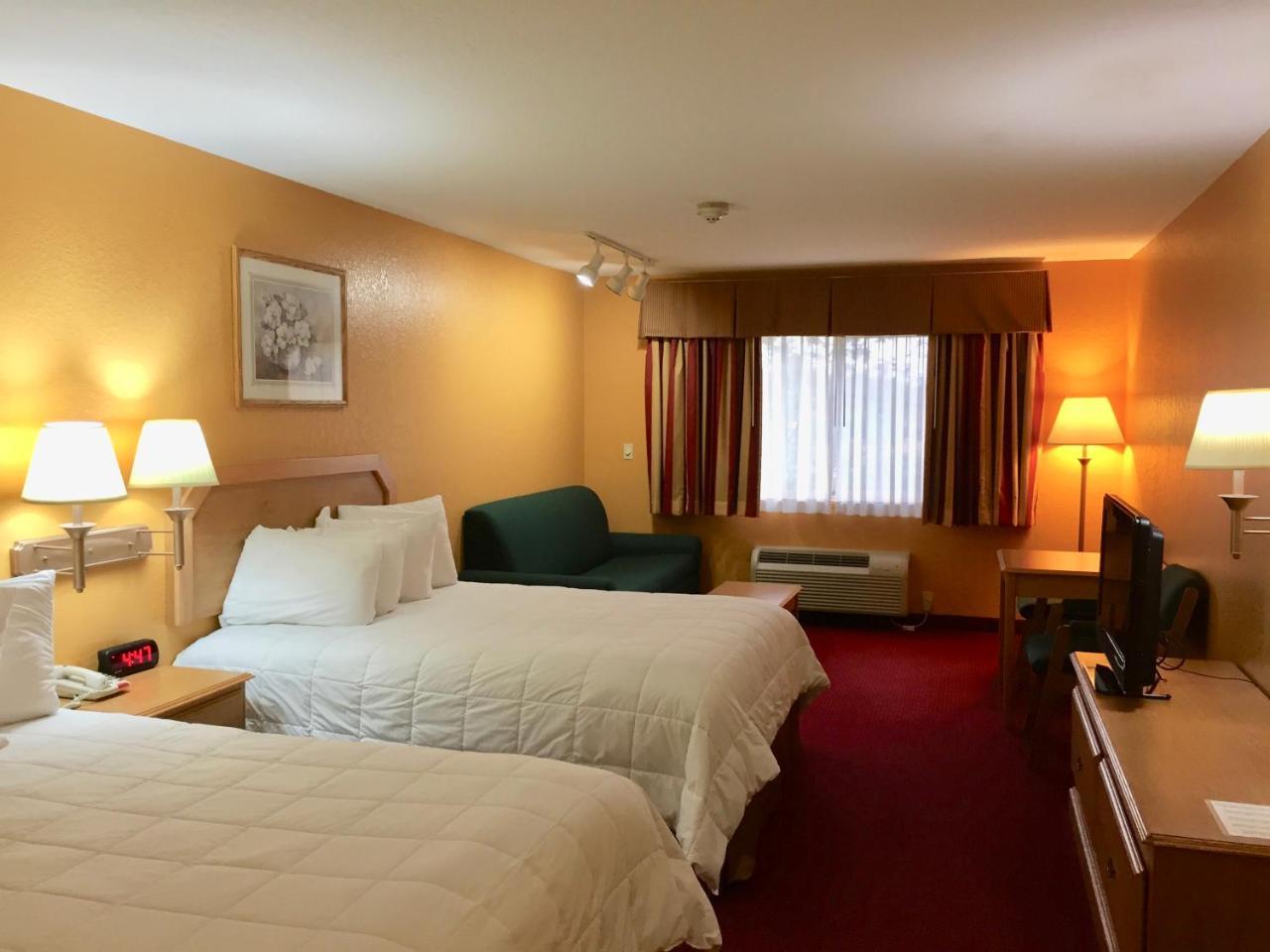 Parkfield Inn - Clinton Εξωτερικό φωτογραφία