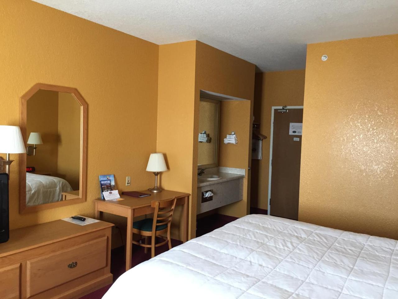 Parkfield Inn - Clinton Εξωτερικό φωτογραφία