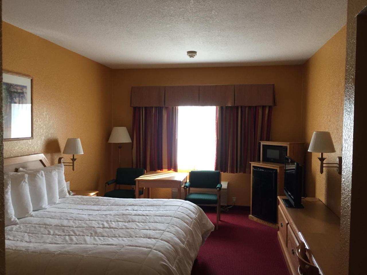 Parkfield Inn - Clinton Εξωτερικό φωτογραφία